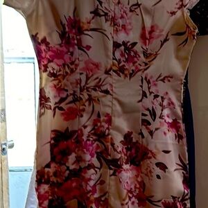Beautiful flowered tailored China dress with standup collar